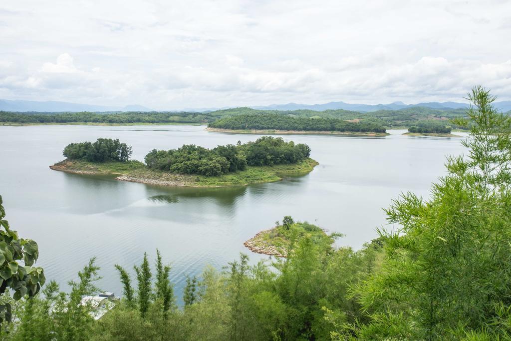 Thawsi Lake Hill Si Sawat Exteriör bild